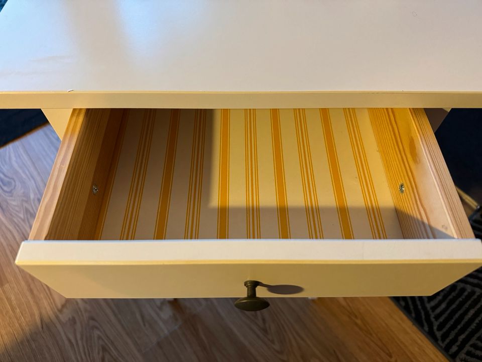 Ikea Hemnes Nachttisch in Appen