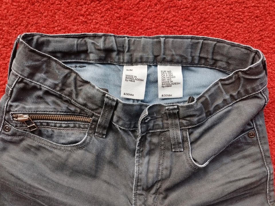 Gr. 140 H&M dunkelgraue Jeans Slim in Wismar