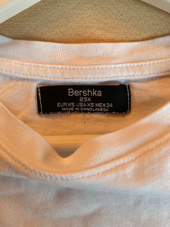 weißes T-Shirt, Bershka in Nienburg (Weser)