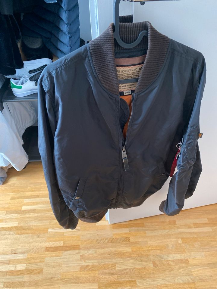 Alpha Industries Jacke Damen in München