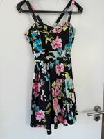 Sommerkleid mit Blumen – Schwarz/Bunt – Größe S Altona - Hamburg Lurup Vorschau