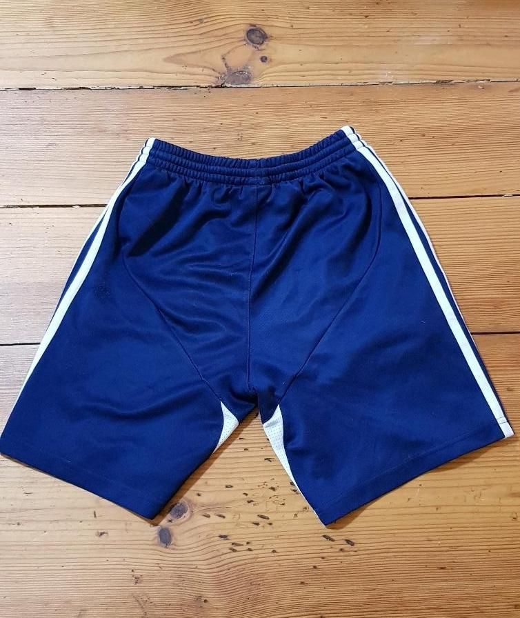 Schalke 04 Shorts Fußball krze Hose Größe 152 Adidas in Stemwede