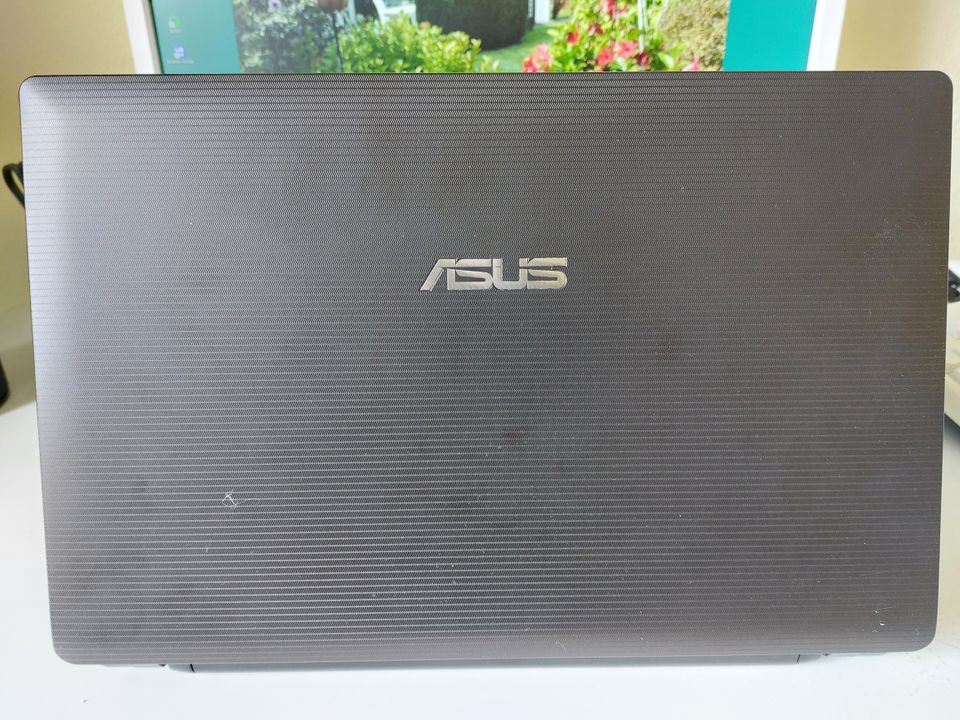 Notebook ASUS K53U 15,6", Linux-System, mit Tasche in Hamburg