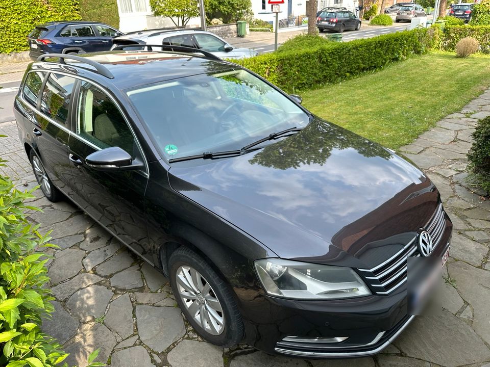 VW Passat B7 1.6TDI Bluemotion 77KW 105PS in Aachen