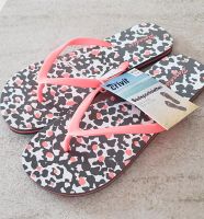 Damen Flip Flop Zehentrenner Bade Schuhe grau/koralle 38/39 = NEU Sachsen-Anhalt - Magdeburg Vorschau