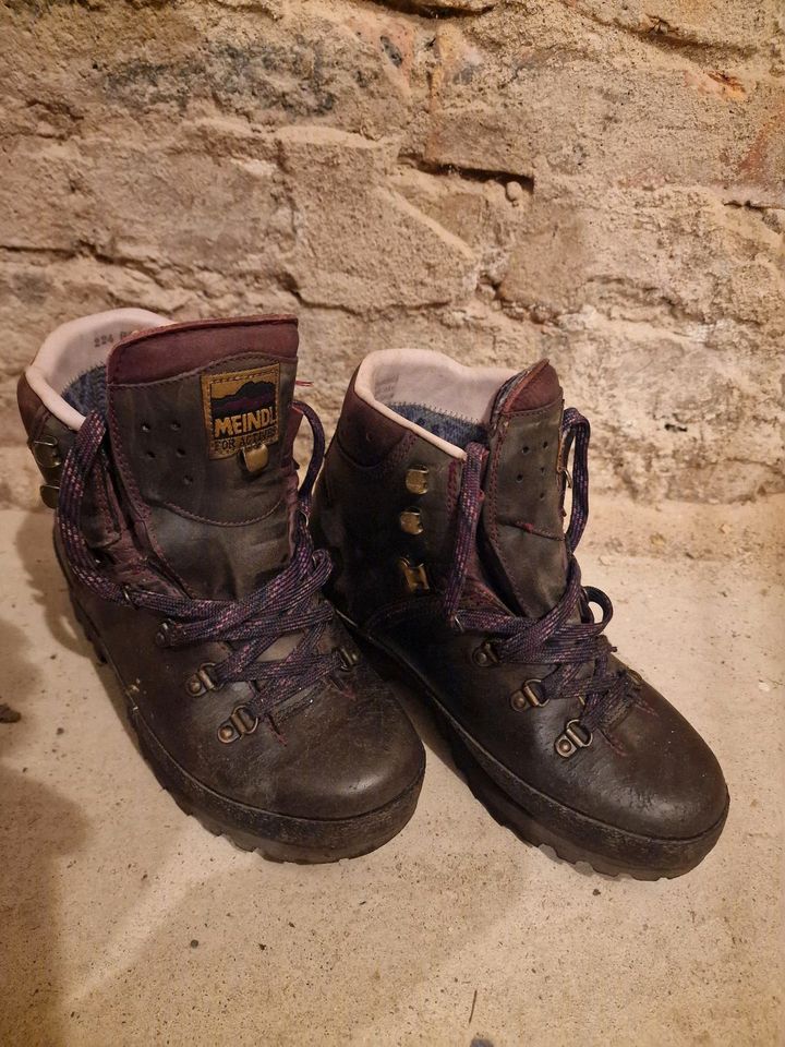 Meindl Wanderschuhe Trekkingschuhe Leder Gore-Tex Goretex Vibram in Halle