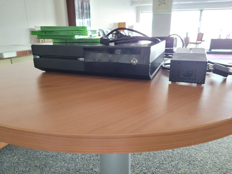 XBox One 500GB Kinect, Netzstecker+4 Spiele in Hannover
