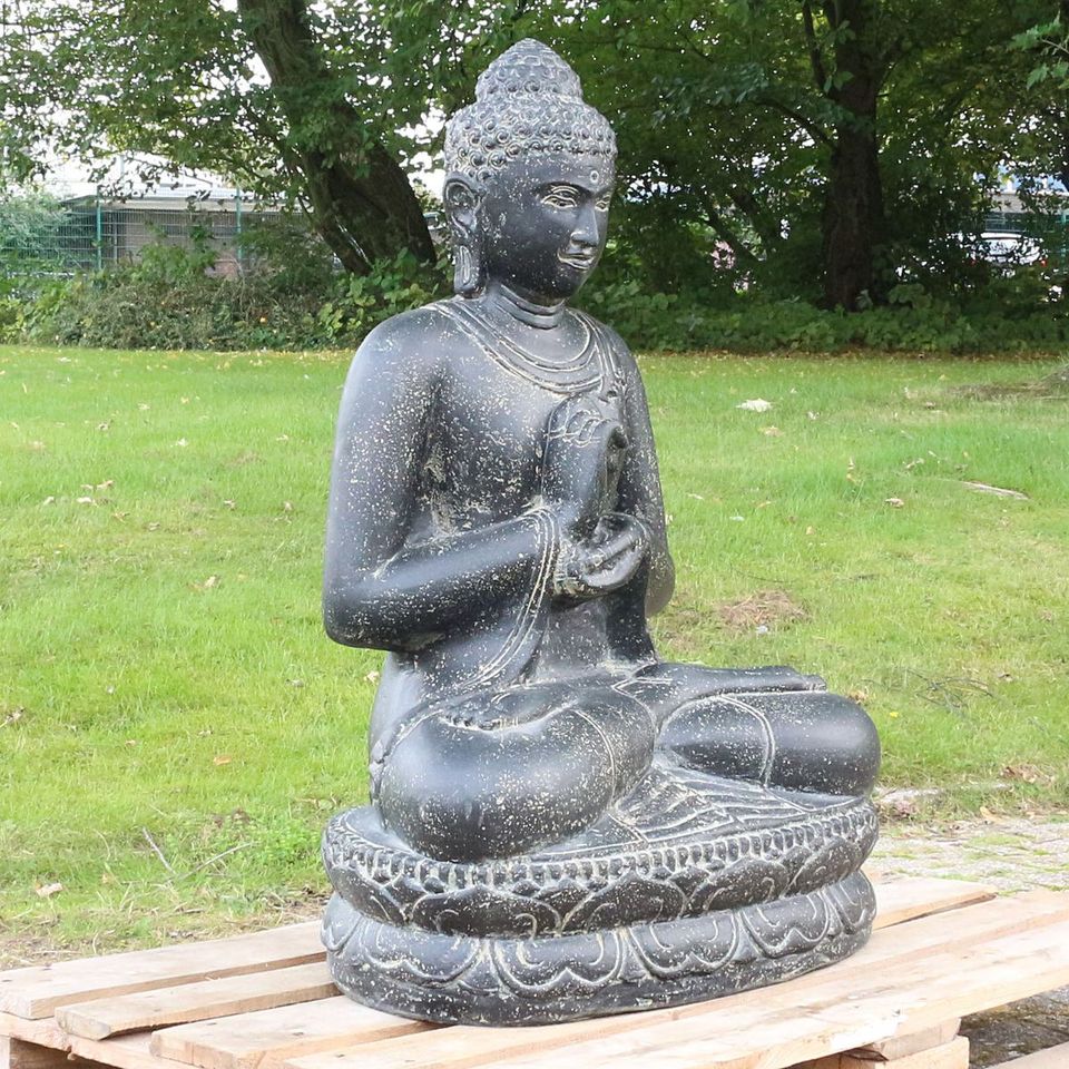 Buddha Statue sitzend Figur Skulptur Deko Steinguss Chakra 80 cm in Bochum