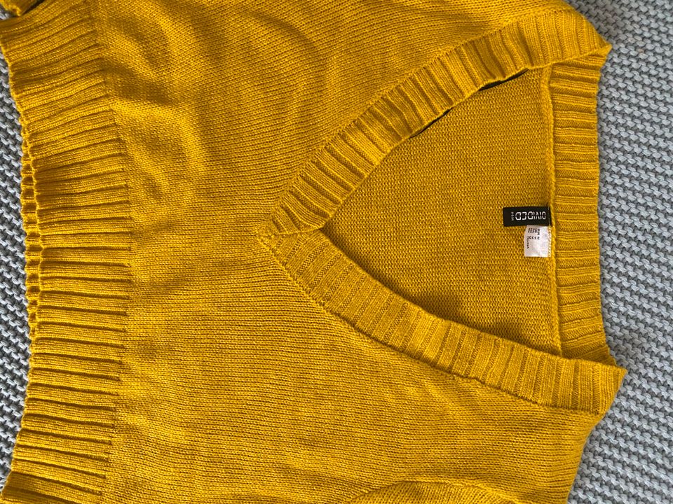 Strickpullover Puli Senfgelb gelb ocker V Ausschnitt  h&m Gr M 38 in Erding