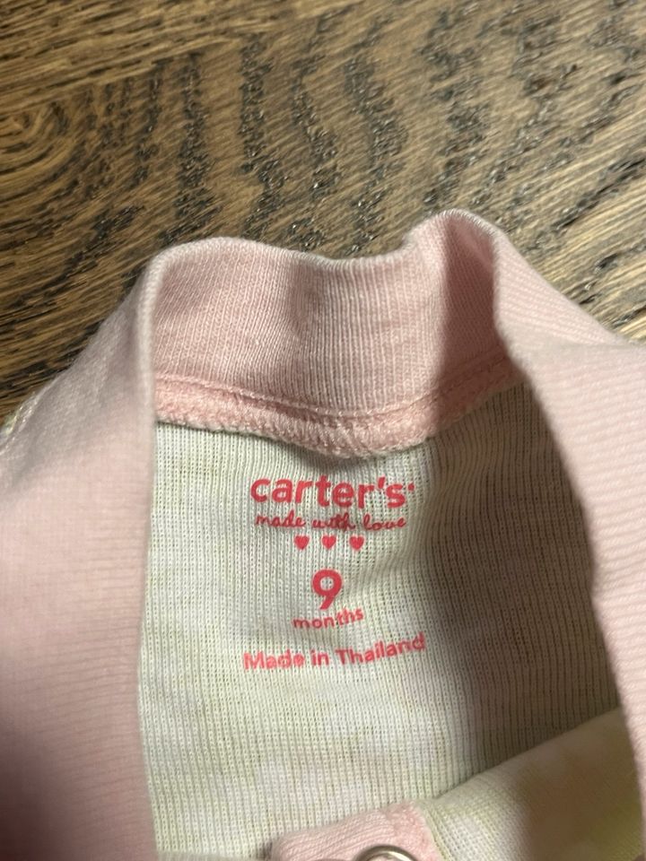 Carters USA Baby Outfit Strampler Mütze Socken Latz Blumen in Wiesbaden