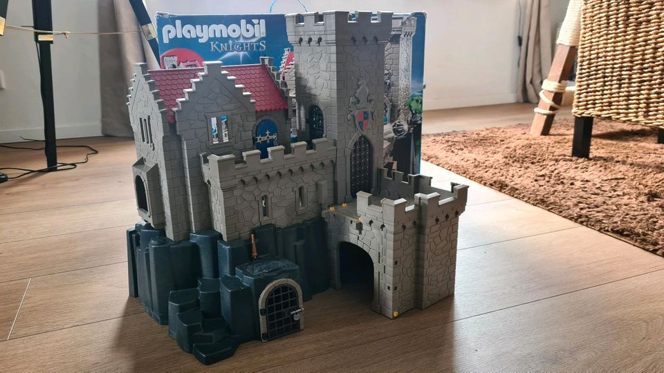 Playmobil Knights Ritterburg 6000 ohne Zubehör in Geseke