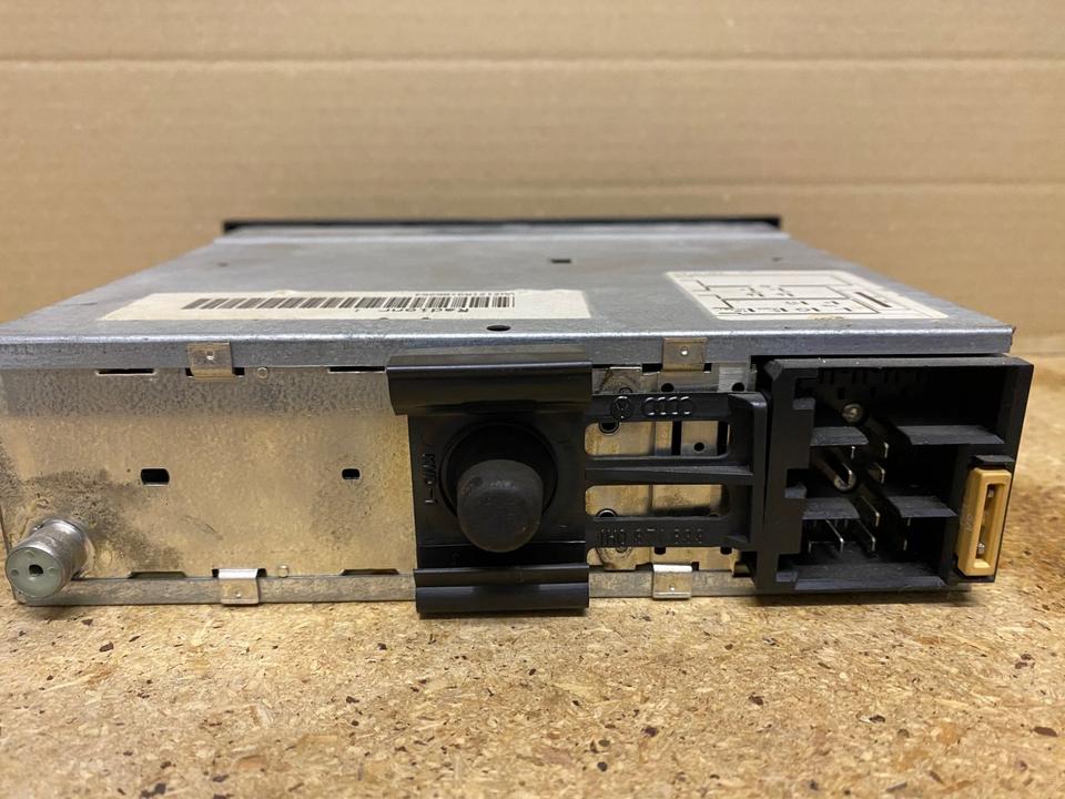 VW Autoradio "alpha" mit Cassettenlaufwerk Marke Blaupunkt in Villmar