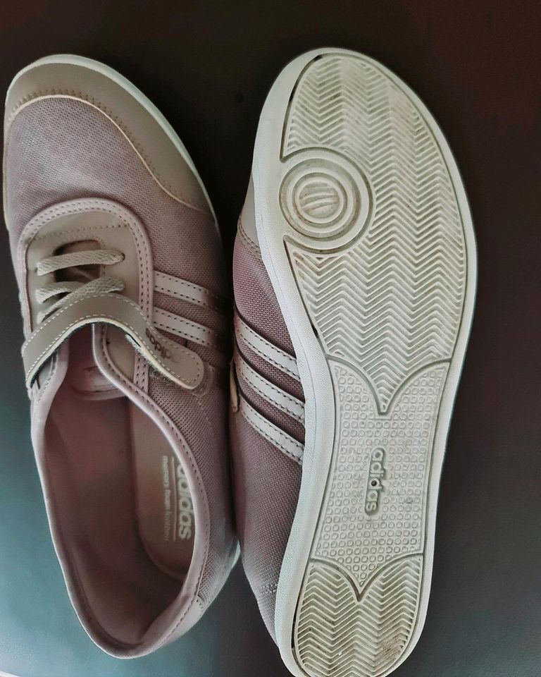 Adidas Sneaker ,memory foam* WIE NEU* in Carlsberg