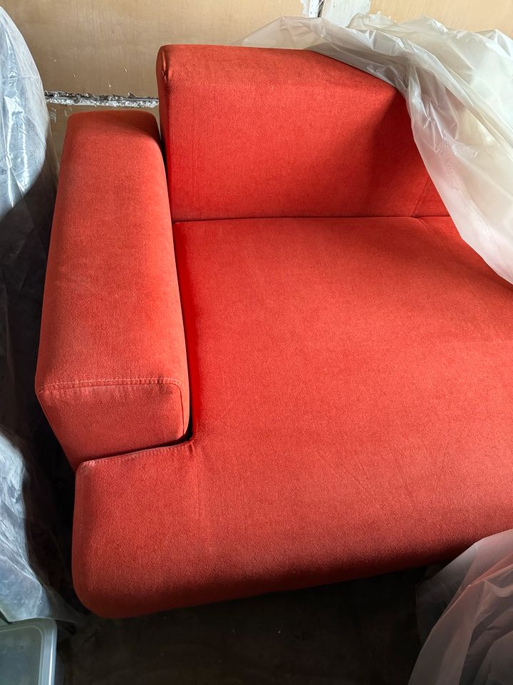 Schlafcouch Sofa neuwertig modern stylisch in Hennef (Sieg)