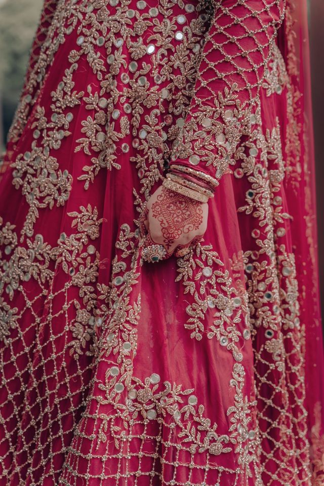 Pakistanisches/indisches Hochzeitskleid in Hanau