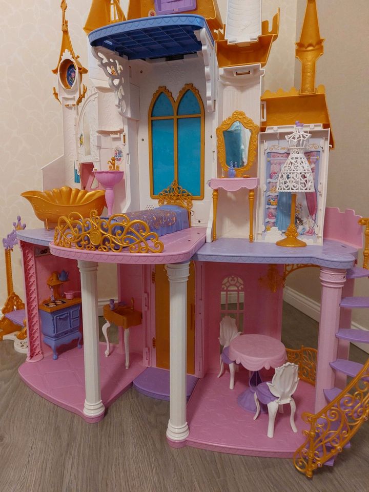 Barbie Prinzessin Spiel Schloss 122 cm in Papenburg