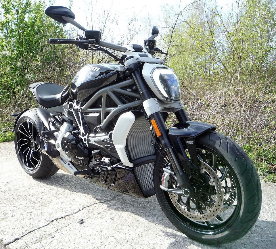 Ducati XDiavel S  X Diavel S wenig Kilometer Scheckheft in Bocholt