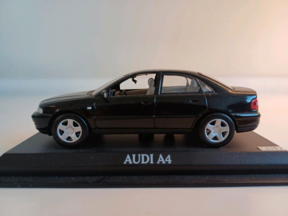 Audi A4 B5 Limousine 1:43 schwarz (no RS4) in Hamburg