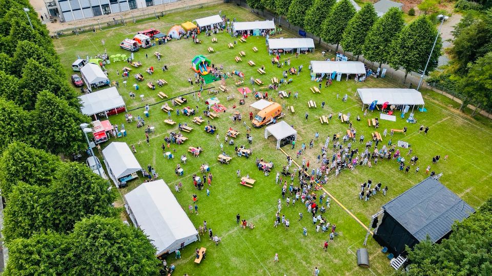 Profi Hüpfburg 5x5m Hai mit Dach, Zelte, Tsnzböden, Tische, uvm in Flensburg