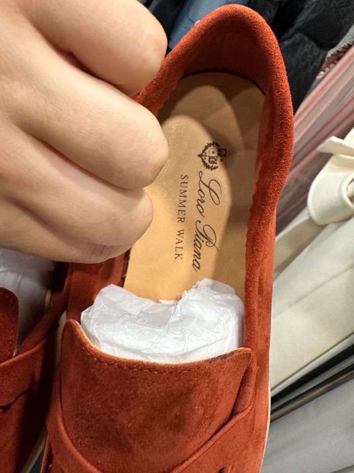 Originale und neue Loro Piana Loafers Orange/Braun 40 Velourslede in Frankfurt am Main