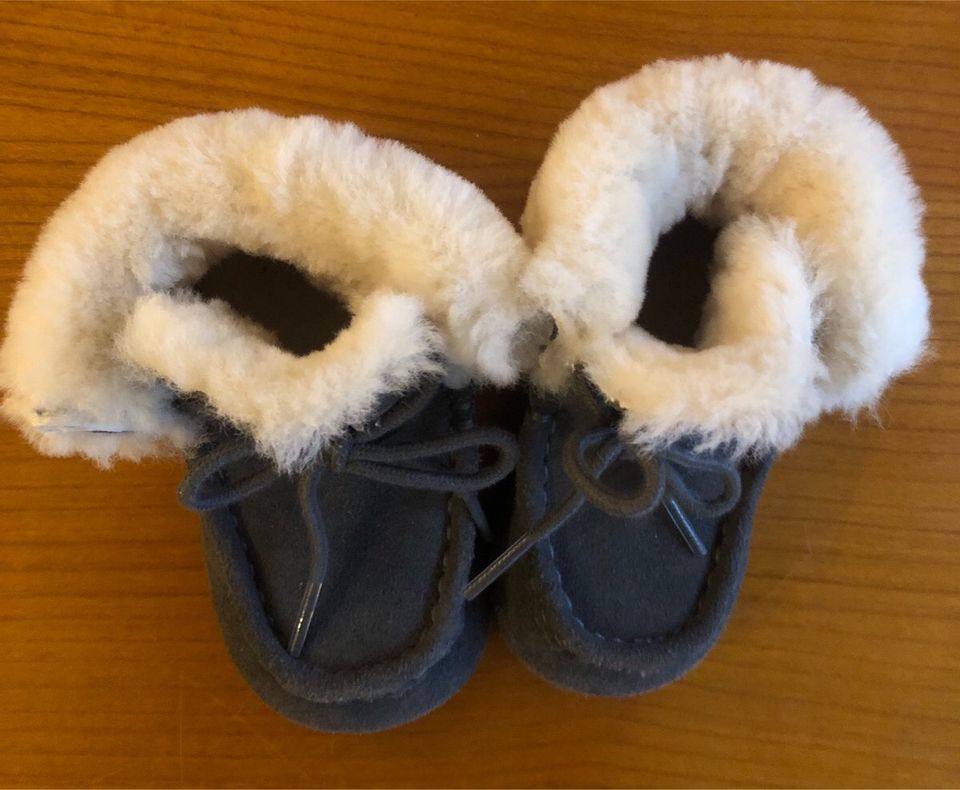 UGG weich gefütterte Baby Stiefel Gr. 20 NAGELNEU/UNGETRAGEN! in Hamburg