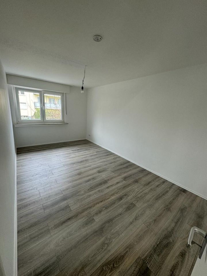 Frisch renovierte 3-Zimmer-Wohnung mit Balkon in Bochum Erstbezug in Bochum