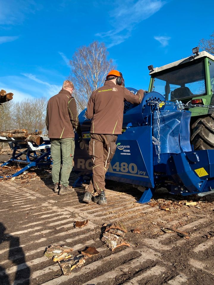 Lohnspalten - Brennholz spalten - Holzspalten vor Ort in Eschede