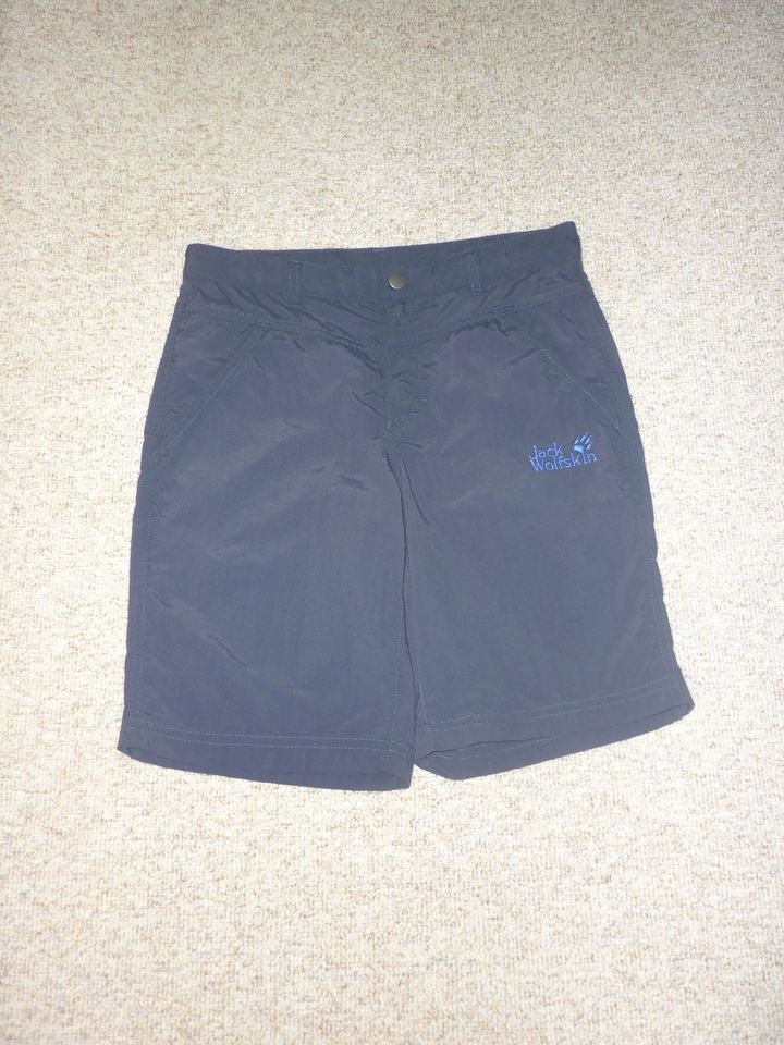 Jack Wolfskin Shorts Gr. 140 (neuwertig) in Bernburg (Saale)