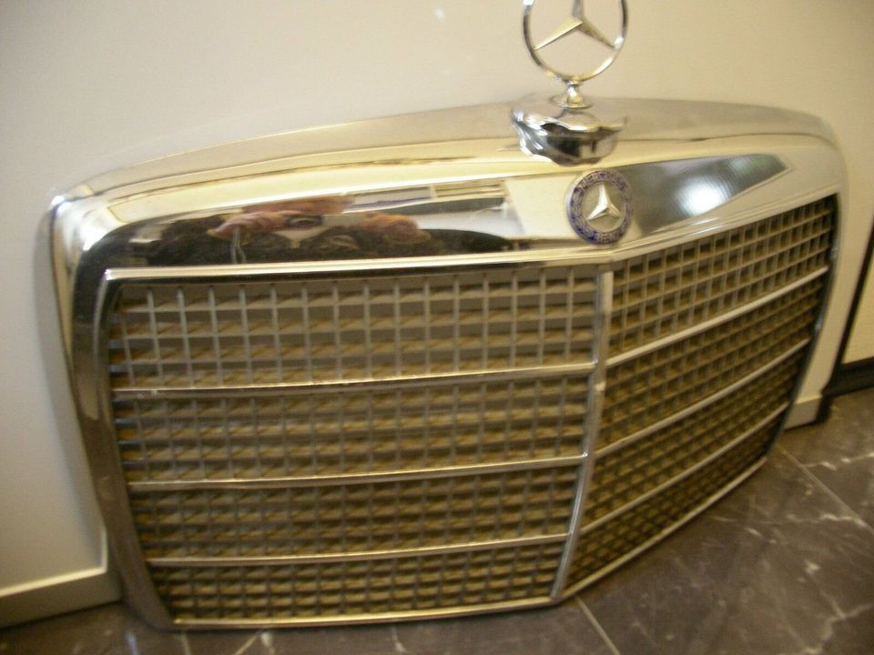 Kühlergrill Mercedes Strich8 Oldtimer in Neusäß