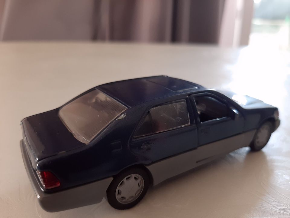 Siku Mercedes-Benz 500 SEL Modellauto/dunkelbl./Länge: ca. 120mm in Menden