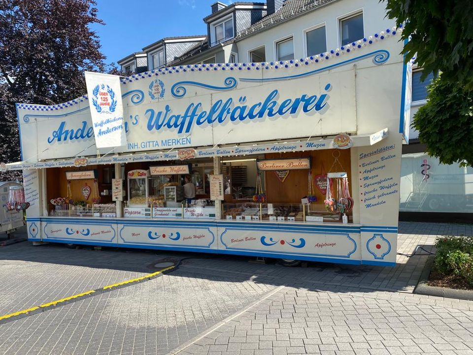 1 Verkaufswagen für Berliner Ballen und  gebrannte Mandeln in Remscheid