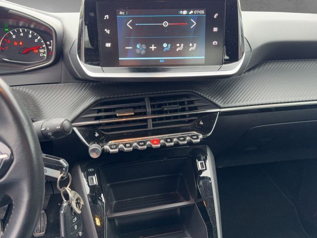 Peugeot 208 Active Bluetooth Navi LED Klima el. Fenster in Rosenheim