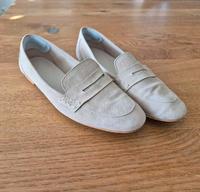 Hallhuber Loafer Flats Ballerina 39 sehr weiches Leder beige/sand Hessen - Weimar (Lahn) Vorschau