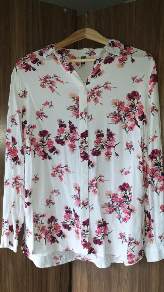 Tolle Bluse von H&M in Sindelfingen