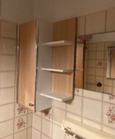 Badhängeschrank mit Tür und Regalteil mit 3 Ablagebrettern, gebr. Nordrhein-Westfalen - Leverkusen Vorschau