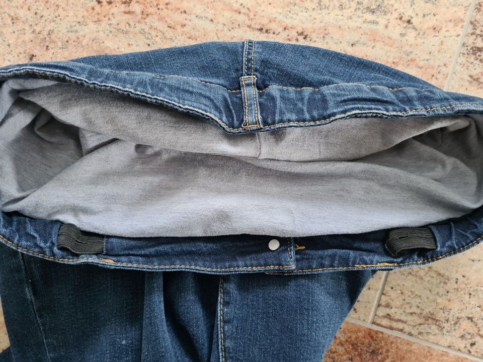 Mamalicious Umstandsjeans blau 30/34 mit hellgrauem Bauchband in Königsbrunn