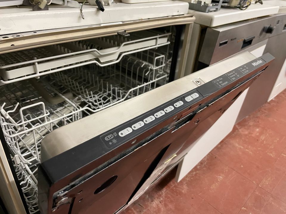 Miele Geschirrspülmaschine G 879 SC -Vi - 2 in Düsseldorf