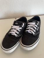 Unisex Vans Authentic Sneaker Schuhe Damen Jungen VERSAND 5€ g 38 Niedersachsen - Obernkirchen Vorschau