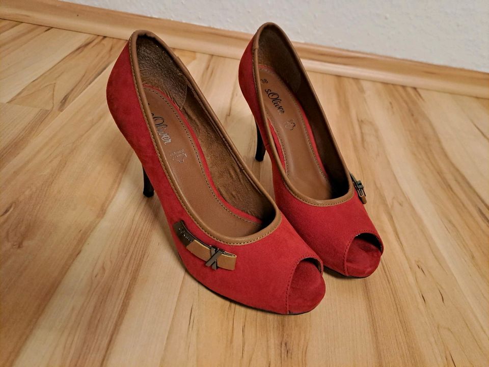 Rote Peeptoes / Pumps in Ammerbuch