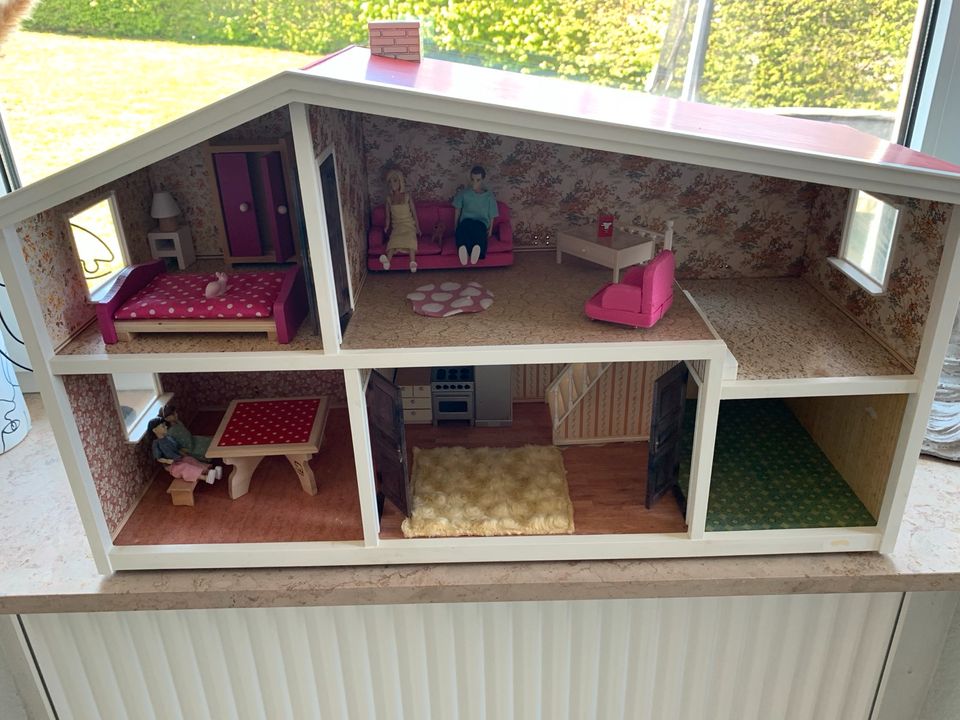 Landby Puppenhaus aus Holz in Blieskastel