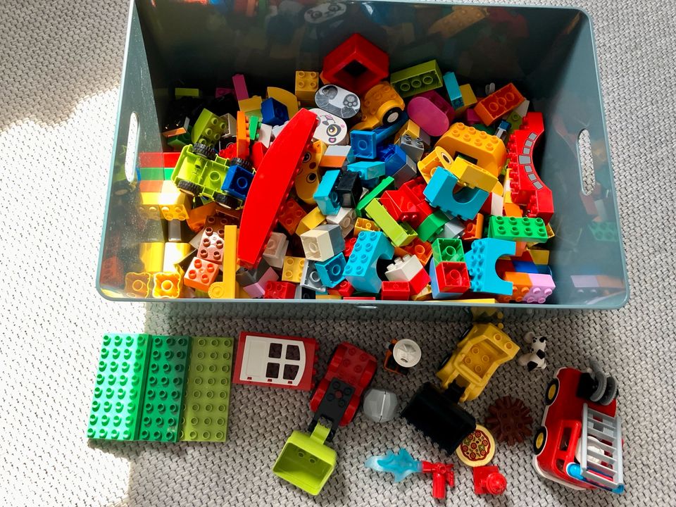 Lego Duplo Konvolut Kiste in Hamburg