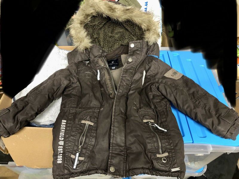 Winterjacke Basefield für Kinder in Größe 104/110 mit Kapuze in  Niedersachsen - Osnabrück | eBay Kleinanzeigen ist jetzt Kleinanzeigen