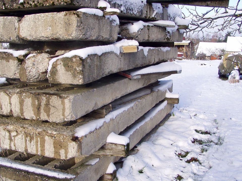 Straßen-Stahlbetonplatten / Spaltenböden in Nuthe-Urstromtal