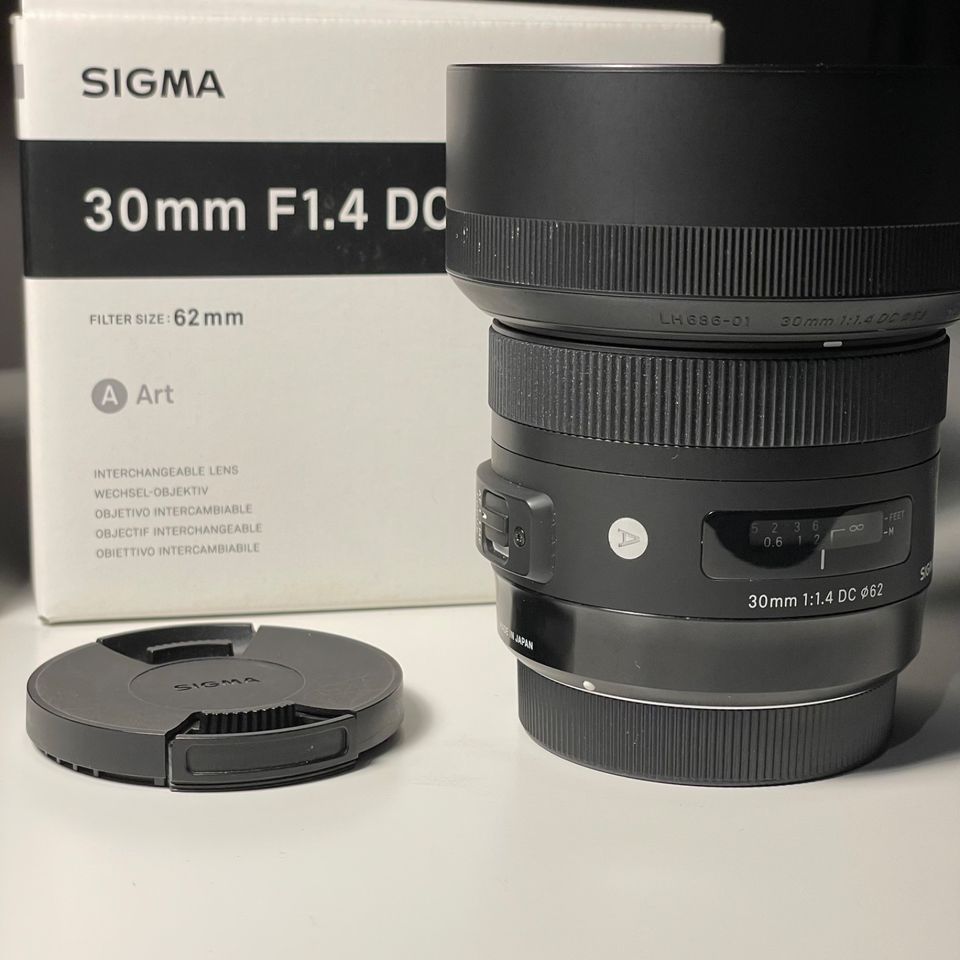 Sigma Objektiv 30mm F1.4 DC Art für Canon Kameras in Troisdorf