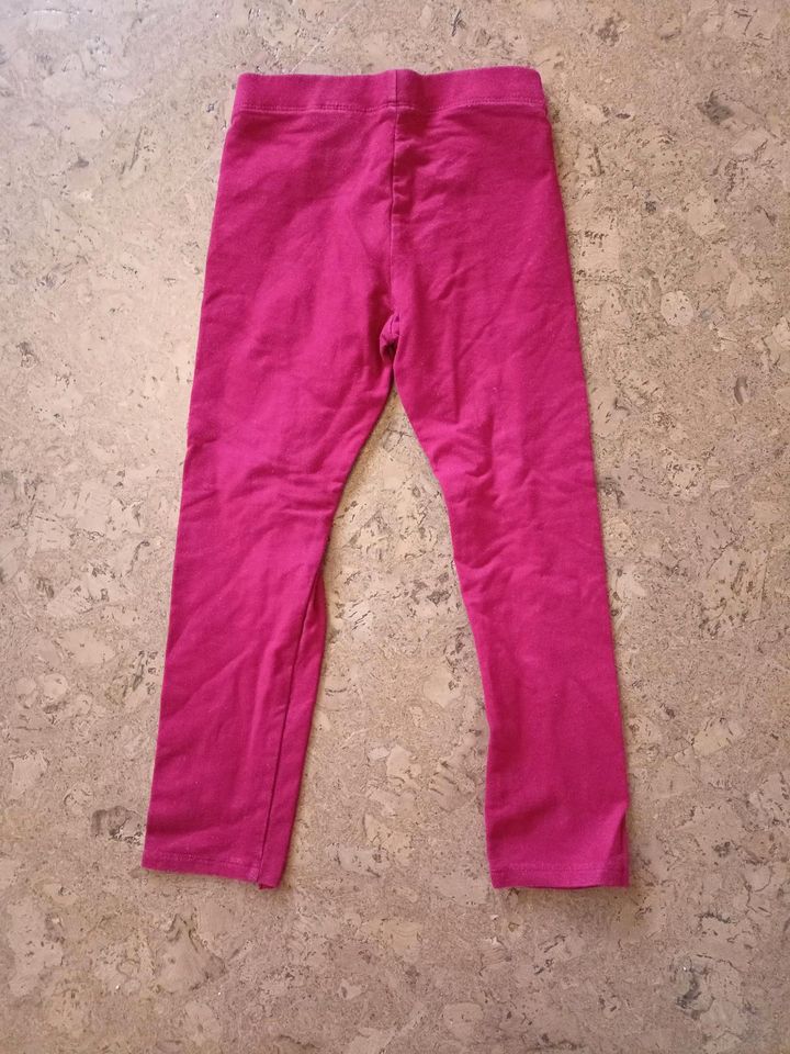 H&M Leggings rot Größe 128 in Solms