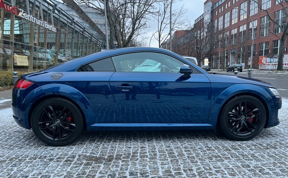 Audi TT 8S Coupe wenig Kilometer 116617 in Berlin