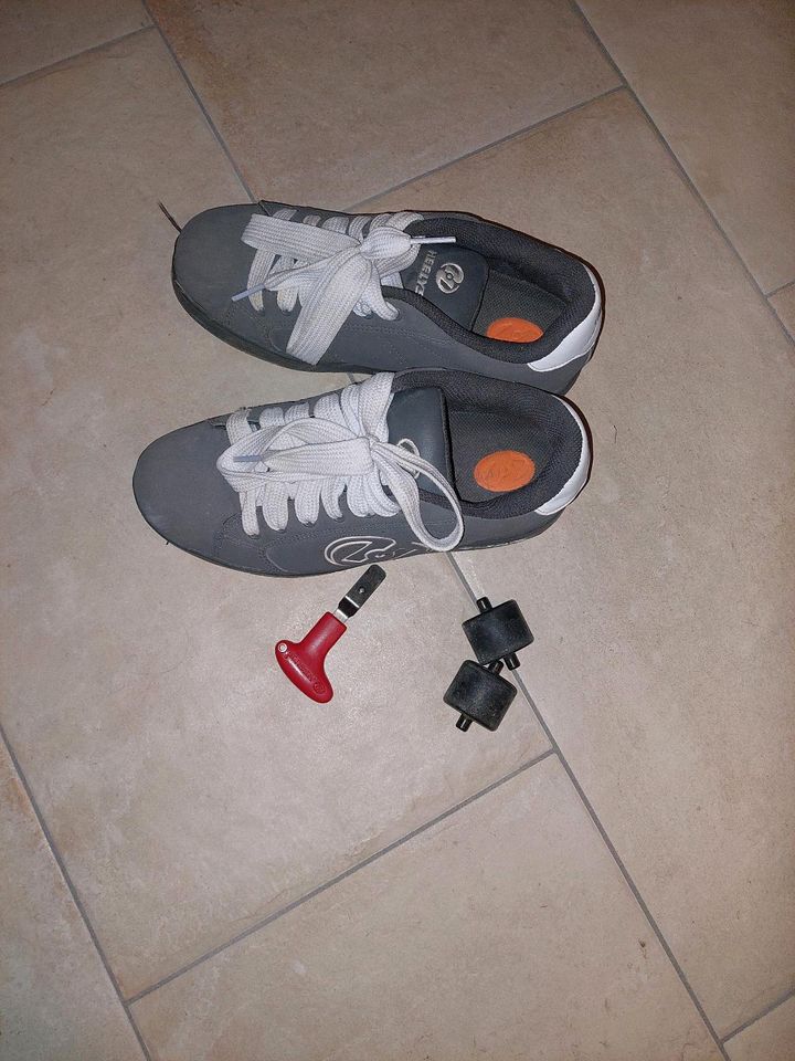 Heelys Schuhe mit Rollen 39 in Bogen Niederbay