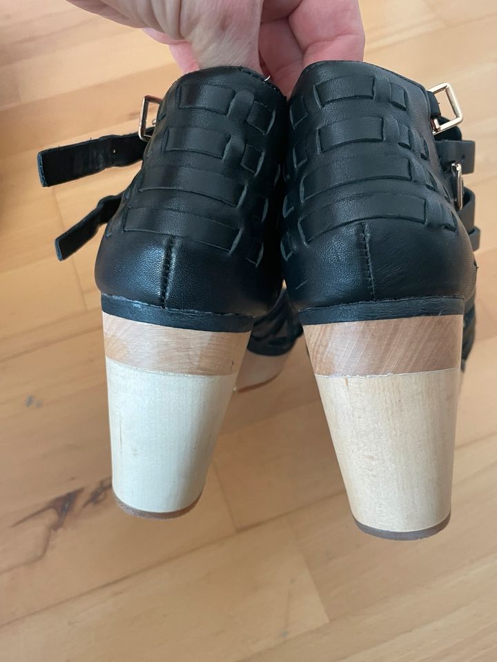 Schuhe von FlipFlop Leder schwarz Gr 38 in Bingen