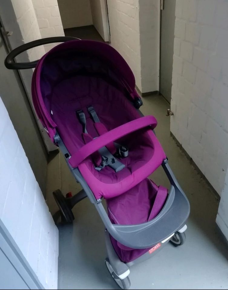 STOKKE Xplory in Purple / Lila mit viel Zubehör in Wuppertal