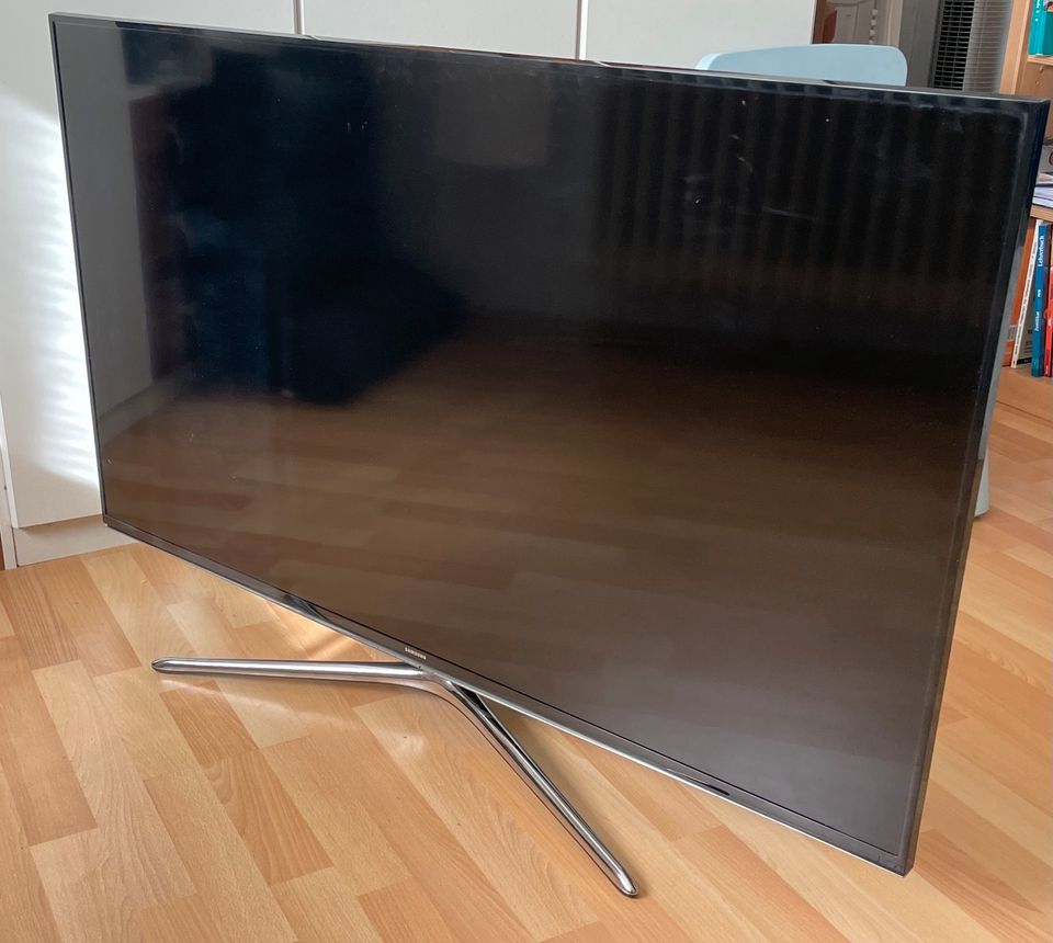 Fernseher Samsung Smart tv 50 Zoll defekt in Bietigheim-Bissingen